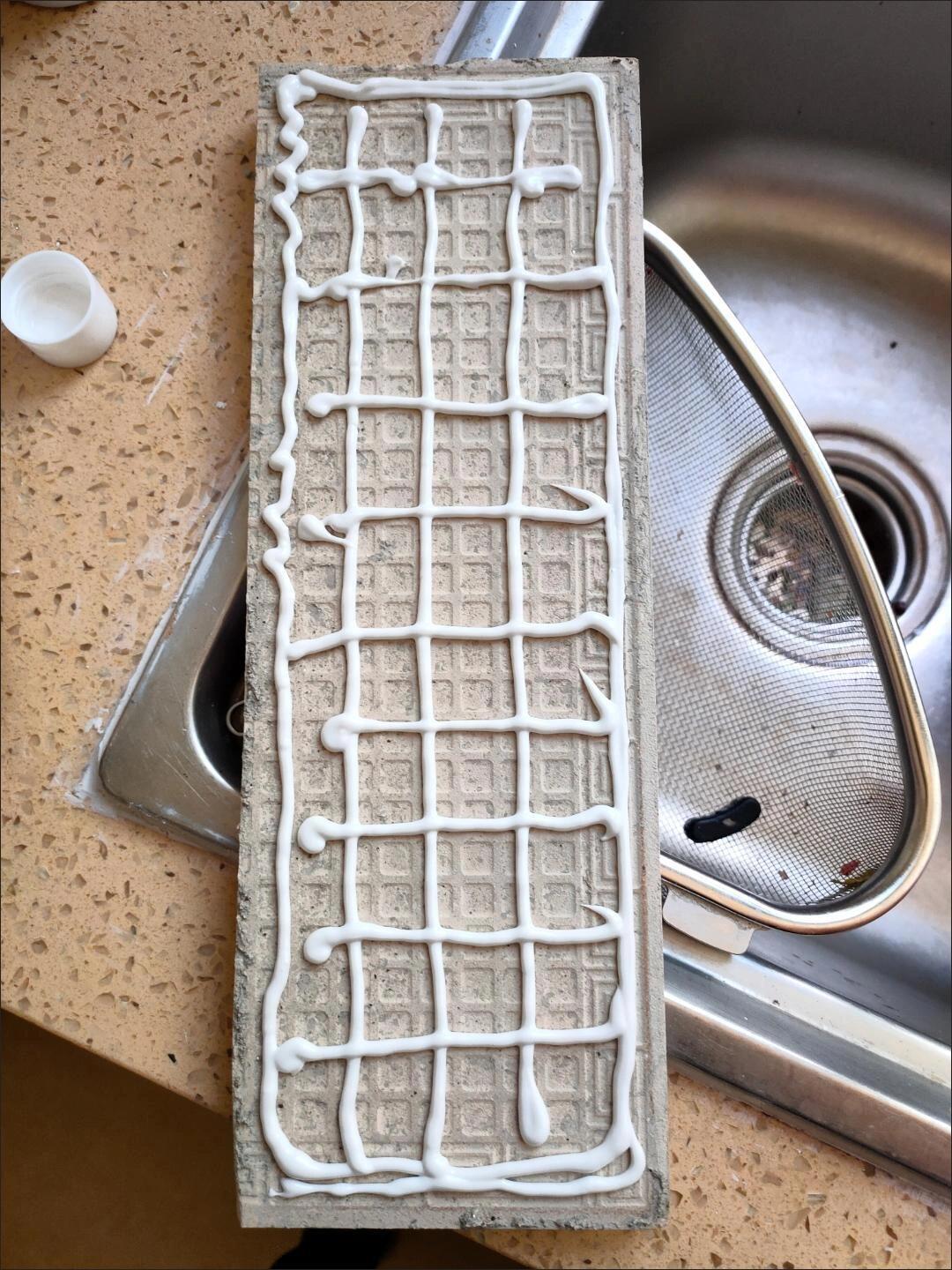 墙砖脱落如何修补(墙砖脱落如何修补视频教程)